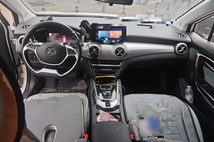 Used BAIC Beijing EU5 2018 R550 Smart Trend Edition Center Console