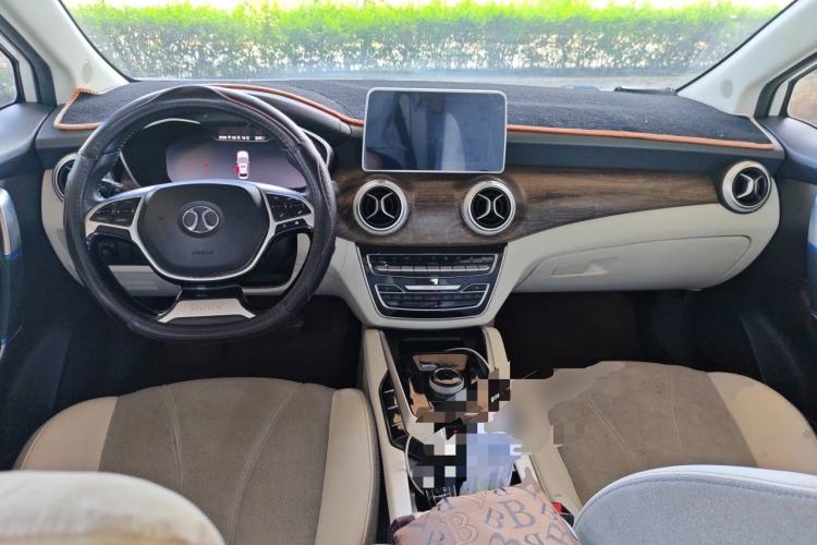 Used BAIC Beijing EU5 2018 R500 Smart Wind Edition Center Console