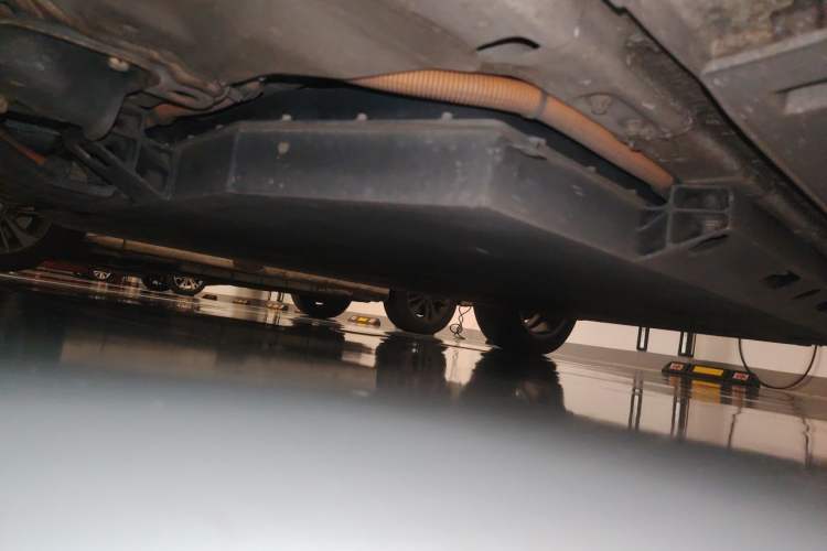 Used BAIC Beijing EU5 2018 R500 Smart Edition Chassis Front Left