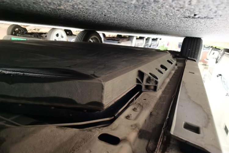 Used BAIC Beijing EU5 2018 R500 Smart Wind Edition Chassis Front Right