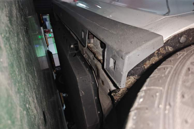 Used BAIC Beijing EU5 2018 R500 Smart Wind Edition Chassis Front Right