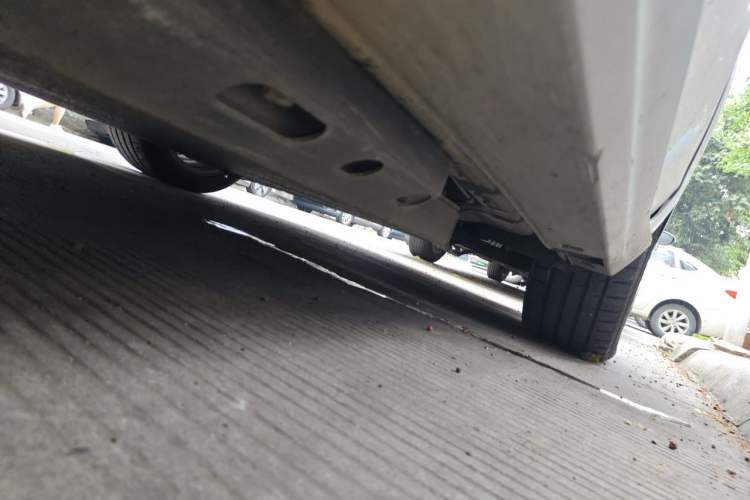 Used BAIC Beijing EU5 2018 R500 Smart Wind Edition Chassis Front Right