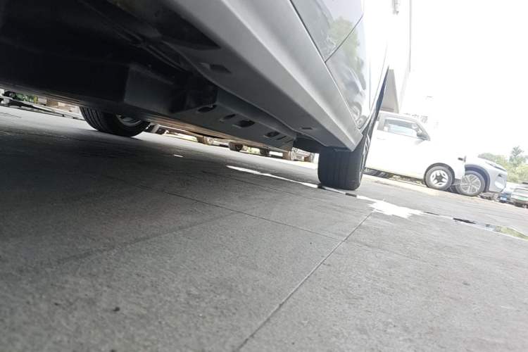 Used BAIC Beijing EU5 2018 R500 Smart Wind Edition Chassis Rear Right