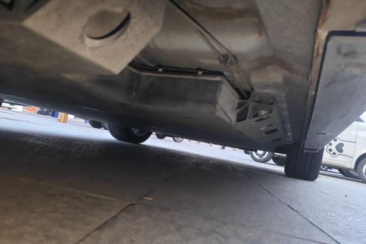 Used BAIC Beijing EU5 2018 R500 Smart Edition Chassis Rear Right