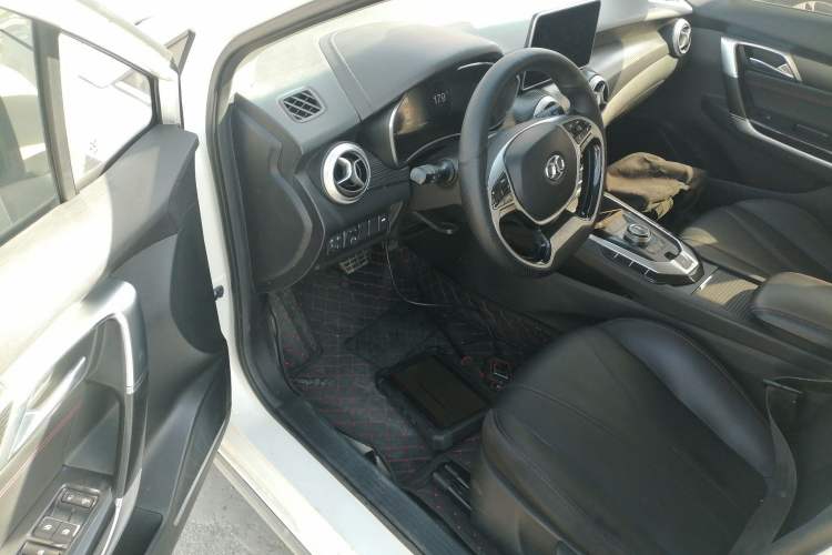 Used BAIC Beijing EU5 2018 R500 Smart Wind Edition Driver Seat