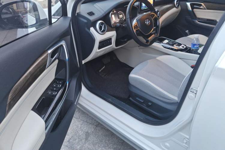 Used BAIC Beijing EU5 2018 R500 Smart Edition Driver Seat