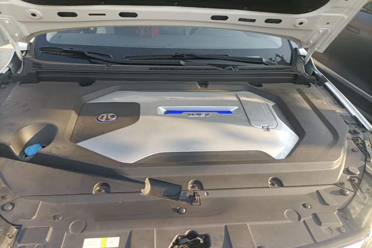 Used BAIC Beijing EU5 2018 R500 Smart Edition Engine Bay