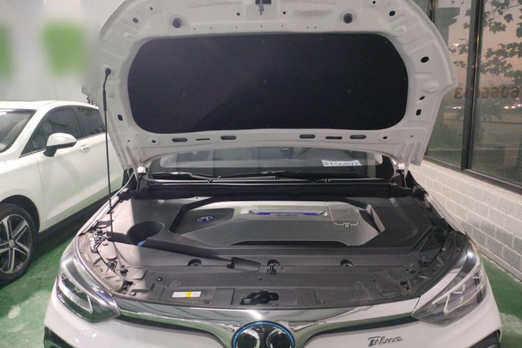 Used BAIC Beijing EU5 2018 R550 Smart Trend Edition Engine Bay