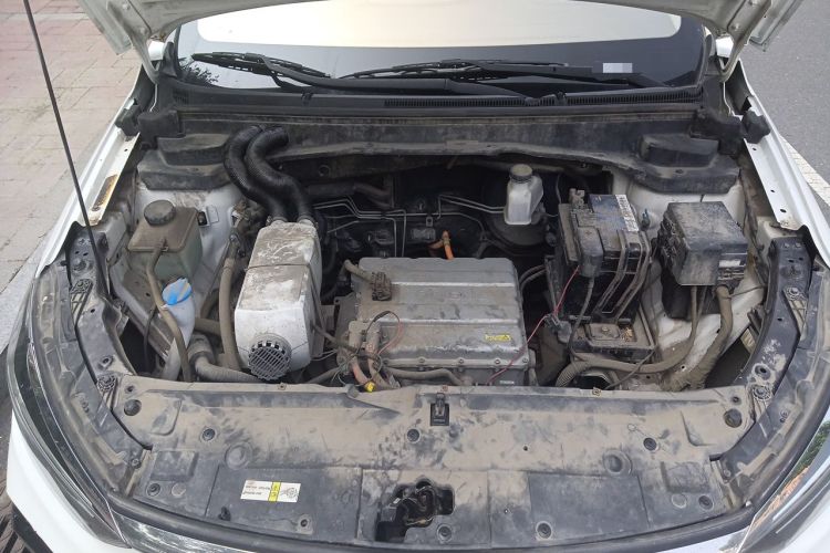 Used BAIC Beijing EU5 2018 R500 Smart Wind Edition Engine Bay