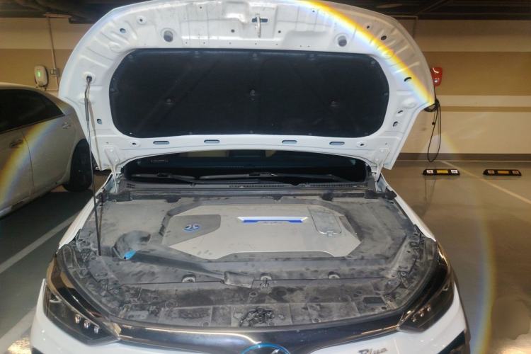 Used BAIC Beijing EU5 2018 R500 Smart Edition Engine Bay