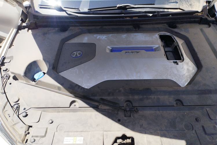 Used BAIC Beijing EU5 2018 R500 Smart Wind Edition Engine Bay