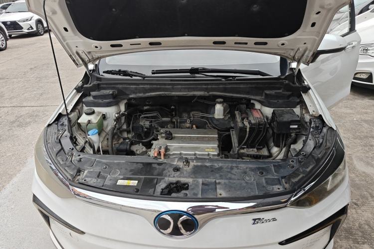 Used BAIC Beijing EU5 2018 R500 Smart Wind Edition Engine Bay
