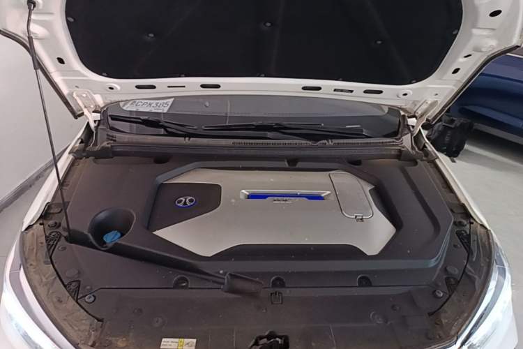 Used BAIC Beijing EU5 2018 R550 Smart Trend Edition Engine Bay