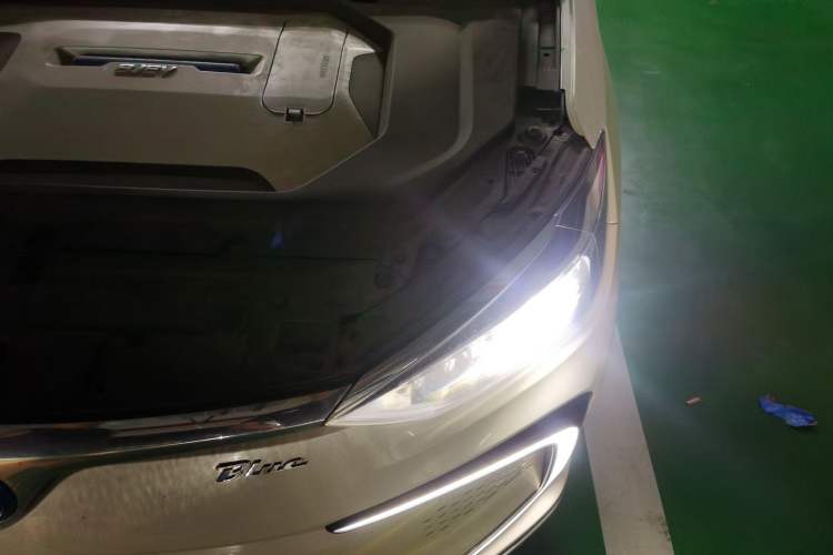 Used BAIC Beijing EU5 2018 R500 Smart Wind Edition Engine Bay Left