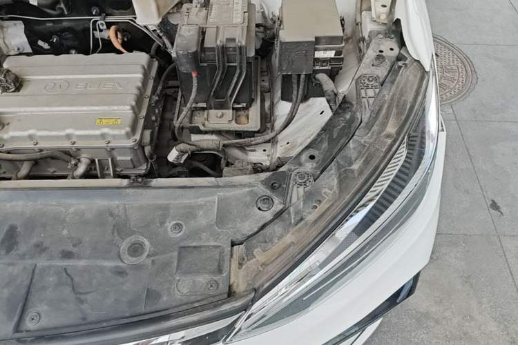 Used BAIC Beijing EU5 2018 R500 Smart Wind Edition Engine Bay Left