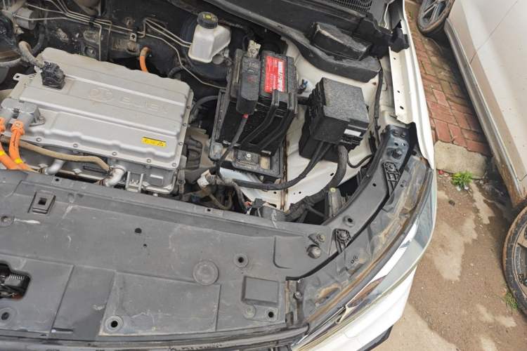 Used BAIC Beijing EU5 2018 R500 Smart Wind Edition Engine Bay Left