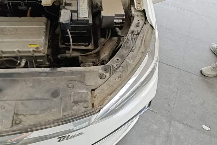 Used BAIC Beijing EU5 2018 R500 Smart Wind Edition Engine Bay Left