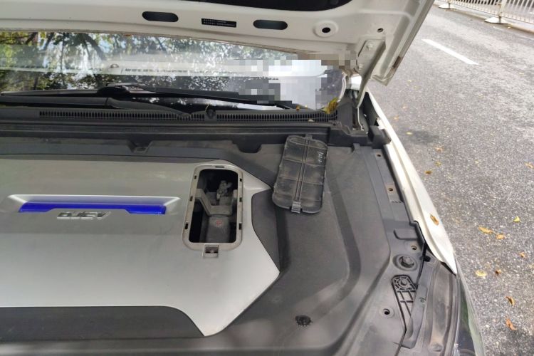 Used BAIC Beijing EU5 2018 R500 Smart Edition Engine Bay Left