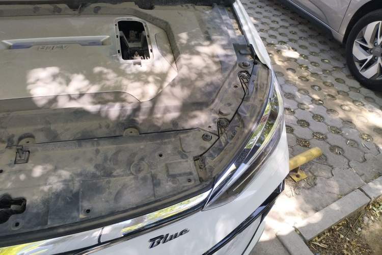 Used BAIC Beijing EU5 2018 R500 Smart Wind Edition Engine Bay Left