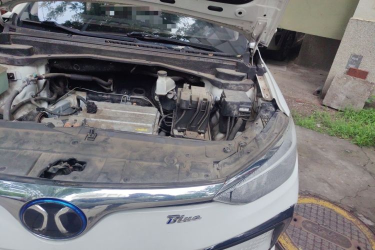 Used BAIC Beijing EU5 2018 R500 Smart Wind Edition Engine Bay Left