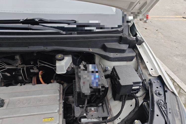 Used BAIC Beijing EU5 2018 R500 Smart Wind Edition Engine Bay Left