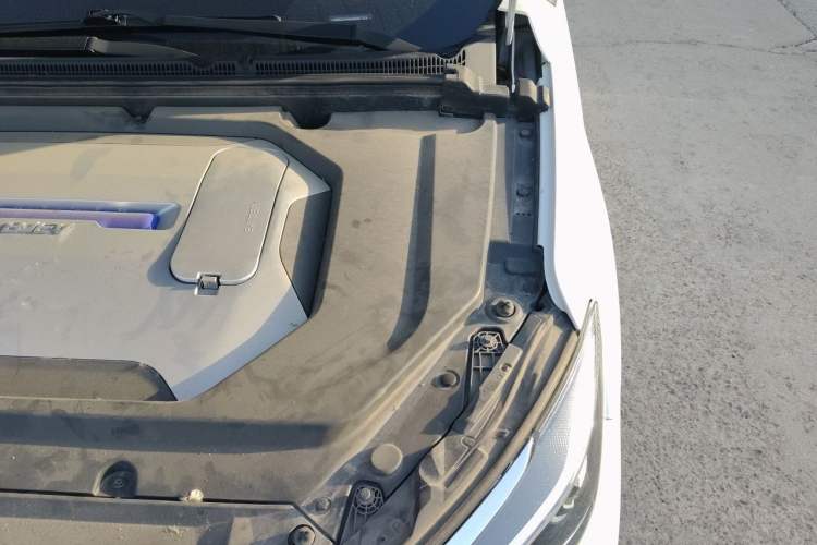 Used BAIC Beijing EU5 2018 R500 Smart Wind Edition Engine Bay Left