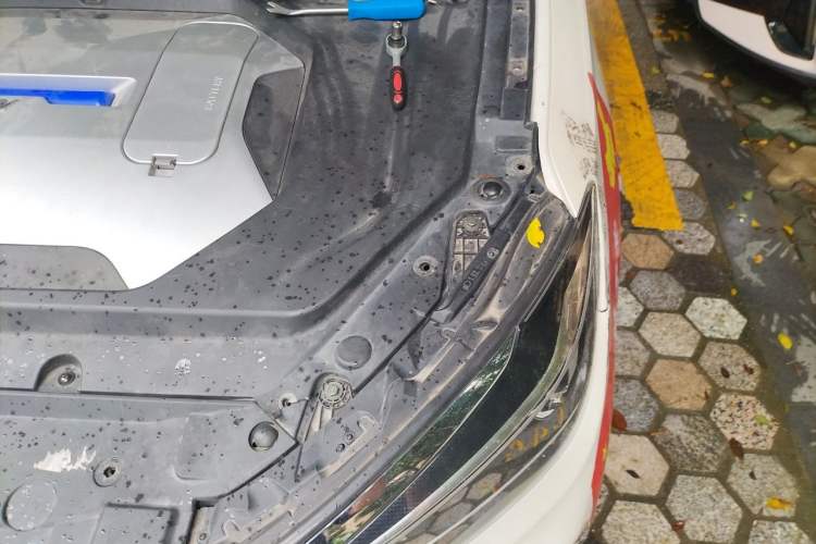 Used BAIC Beijing EU5 2018 R500 Smart Edition Engine Bay Left