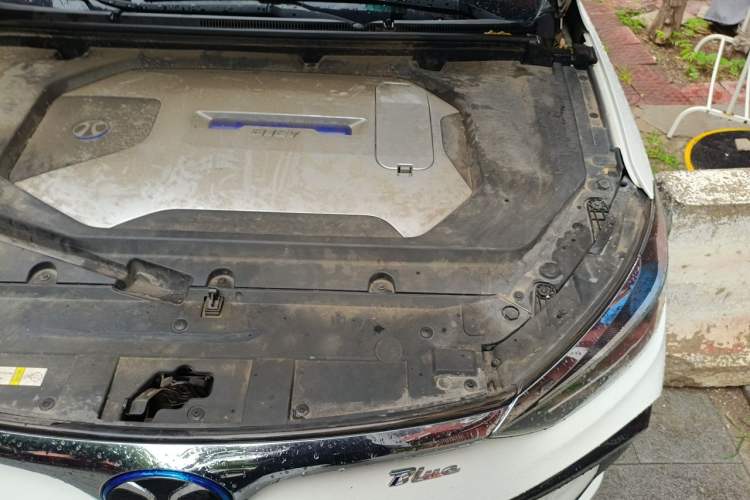 Used BAIC Beijing EU5 2018 R500 Smart Edition Engine Bay Left