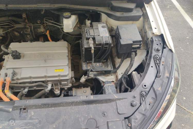 Used BAIC Beijing EU5 2018 R500 Smart Wind Edition Engine Bay Left