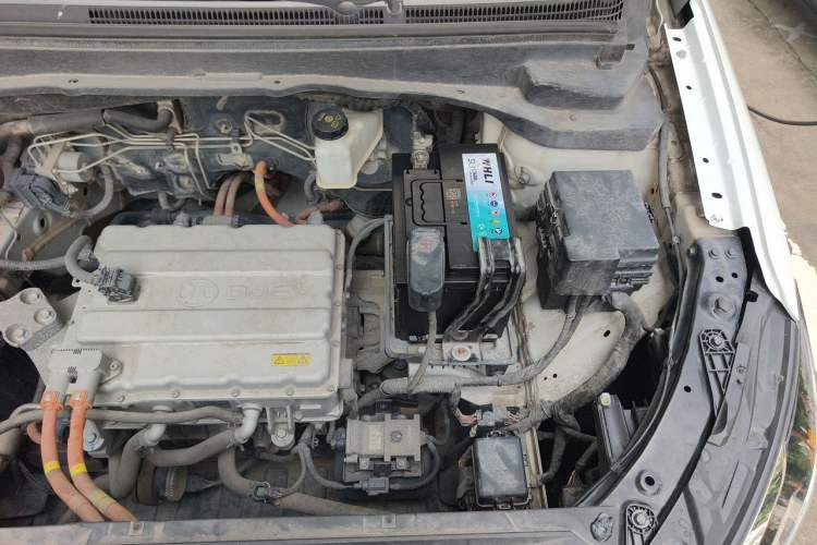 Used BAIC Beijing EU5 2018 R500 Smart Wind Edition Engine Bay Left