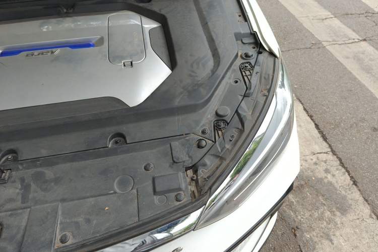 Used BAIC Beijing EU5 2018 R500 Smart Wind Edition Engine Bay Left