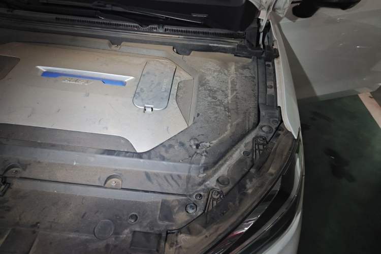 Used BAIC Beijing EU5 2018 R500 Smart Wind Edition Engine Bay Left