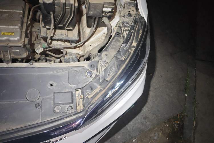 Used BAIC Beijing EU5 2018 R500 Smart Edition Engine Bay Left