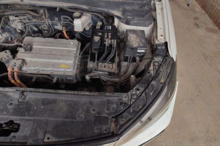Used BAIC Beijing EU5 2018 R500 Smart Wind Edition Engine Bay Left