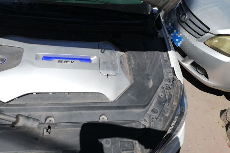 Used BAIC Beijing EU5 2018 R500 Smart Edition Engine Bay Left