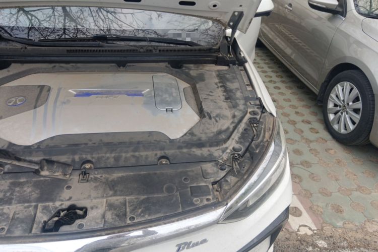 Used BAIC Beijing EU5 2018 R550 Smart Trend Edition Engine Bay Left