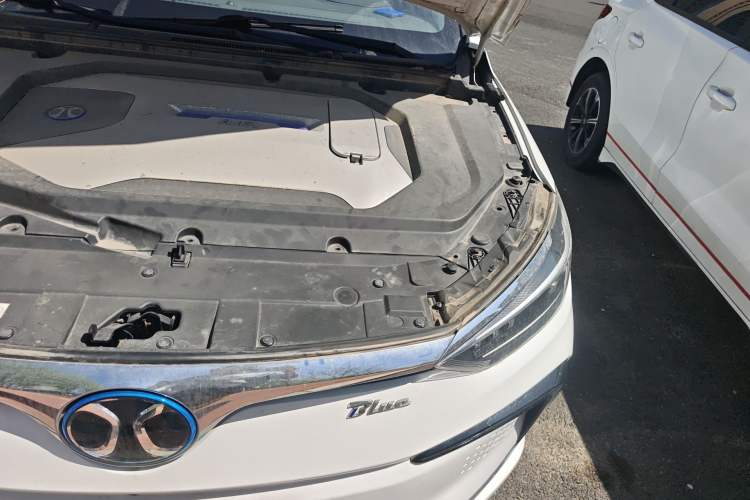 Used BAIC Beijing EU5 2018 R500 Smart Wind Edition Engine Bay Left