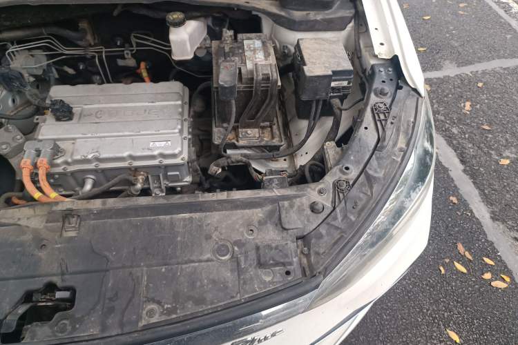 Used BAIC Beijing EU5 2018 R500 Smart Wind Edition Engine Bay Left