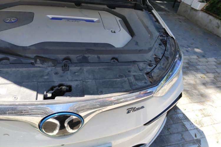 Used BAIC Beijing EU5 2018 R550 Smart Trend Edition Engine Bay Left