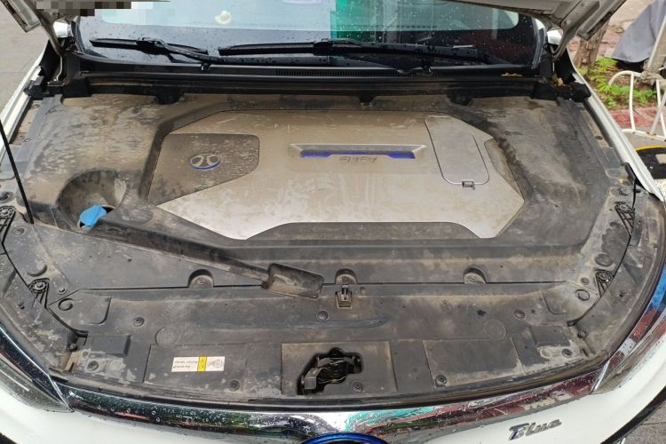Used BAIC Beijing EU5 2018 R500 Smart Edition Engine Bay