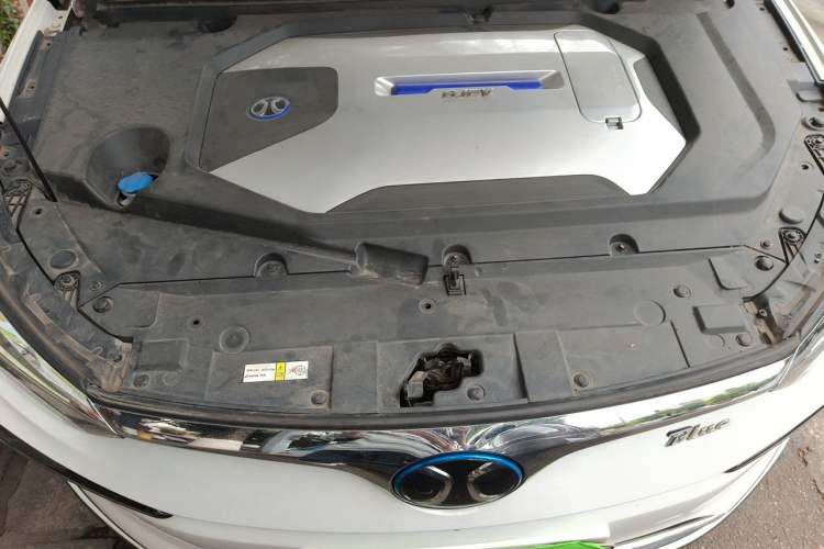 Used BAIC Beijing EU5 2018 R500 Smart Wind Edition Engine Bay