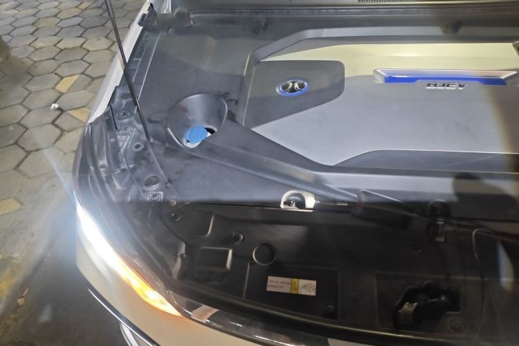 Used BAIC Beijing EU5 2018 R500 Smart Wind Edition Engine Bay Right