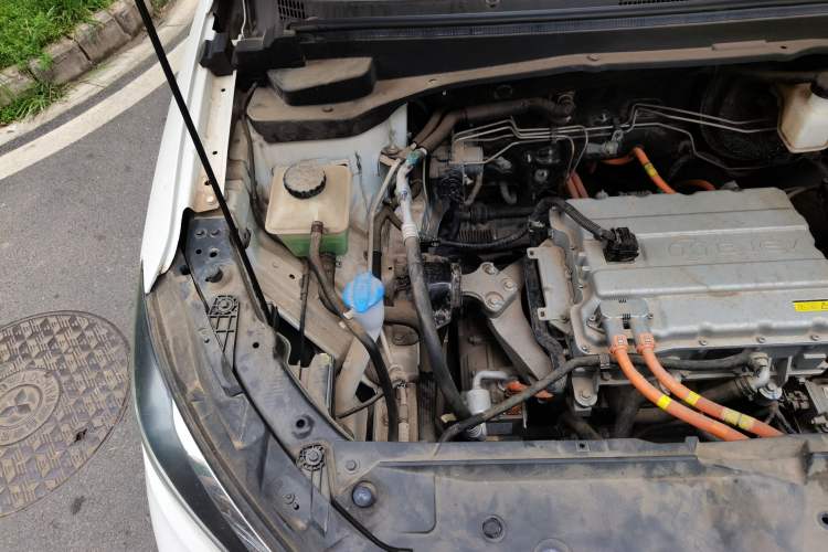Used BAIC Beijing EU5 2018 R500 Smart Wind Edition Engine Bay Right