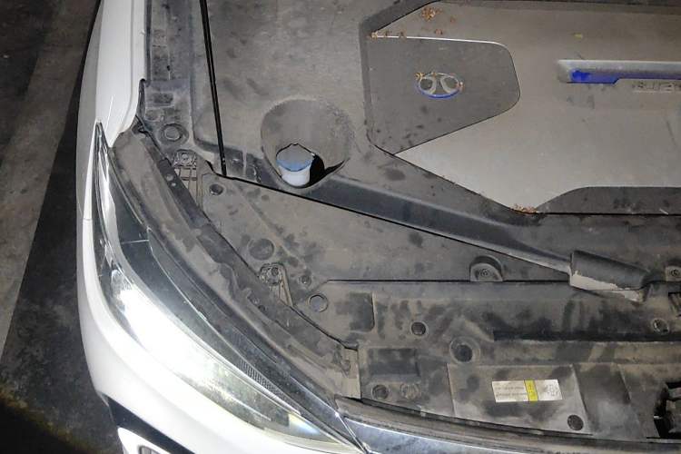 Used BAIC Beijing EU5 2018 R500 Smart Wind Edition Engine Bay Right