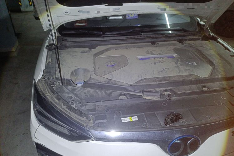 Used BAIC Beijing EU5 2018 R550 Smart Trend Edition Engine Bay Right