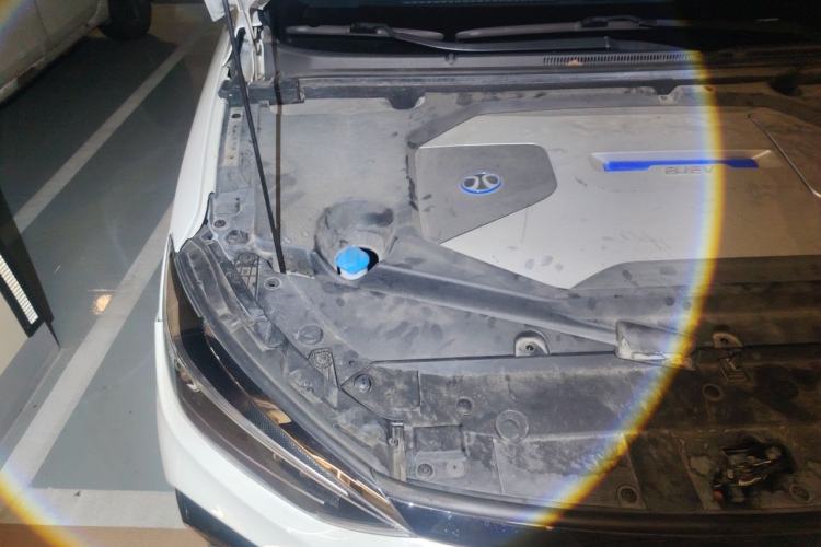 Used BAIC Beijing EU5 2018 R500 Smart Edition Engine Bay Right
