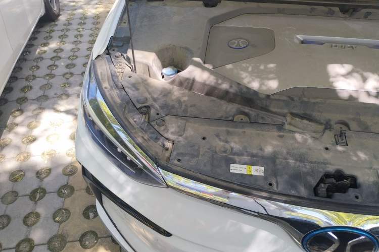 Used BAIC Beijing EU5 2018 R500 Smart Wind Edition Engine Bay Right