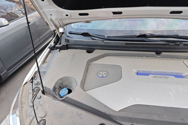 Used BAIC Beijing EU5 2018 R500 Smart Wind Edition Engine Bay Right