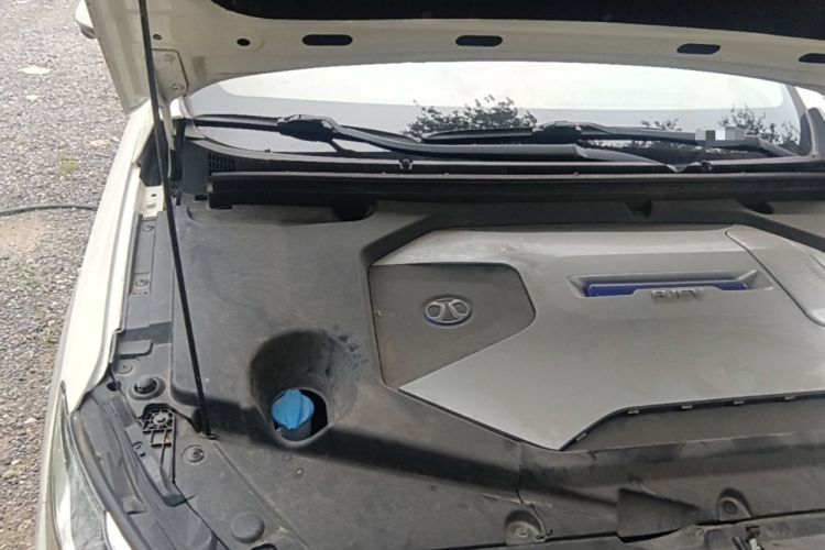 Used BAIC Beijing EU5 2018 R500 Smart Wind Edition Engine Bay Right