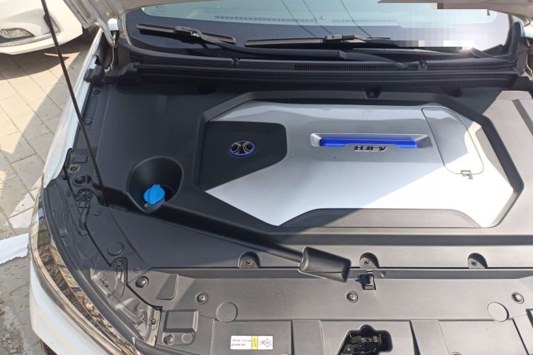 Used BAIC Beijing EU5 2018 R500 Smart Wind Edition Engine Bay Right